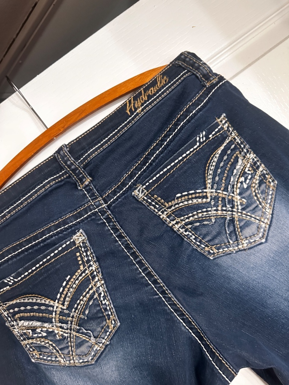Vintage Hydraulic y2k capri jeans with white and brown stitching